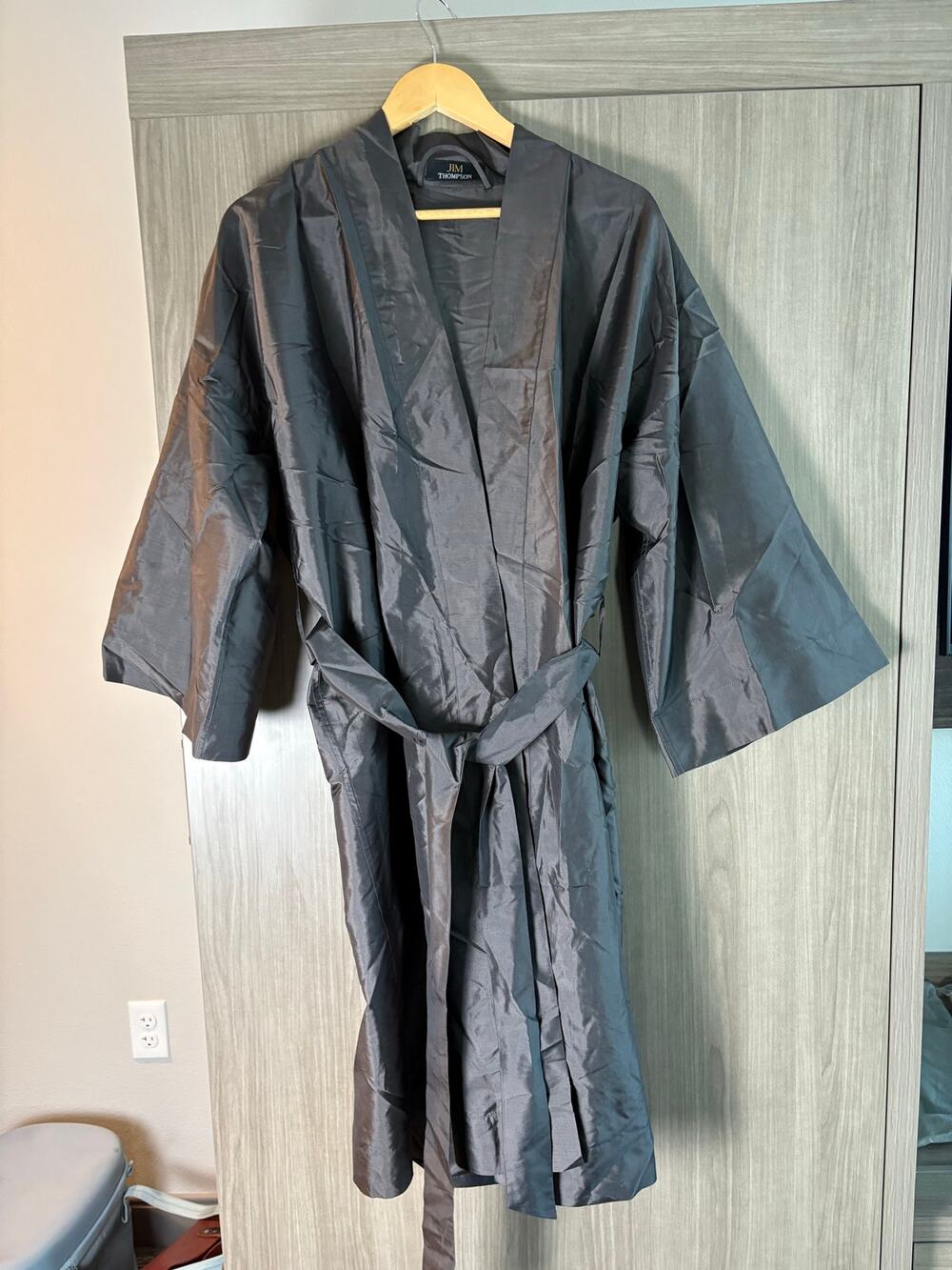 Jim Thompson gray 100% silk kimono robe 40" long vintage men's one size